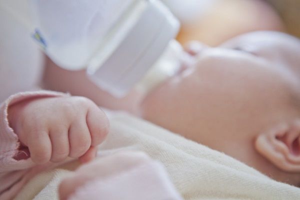 علت شیر خوردن مکرر نوزاد