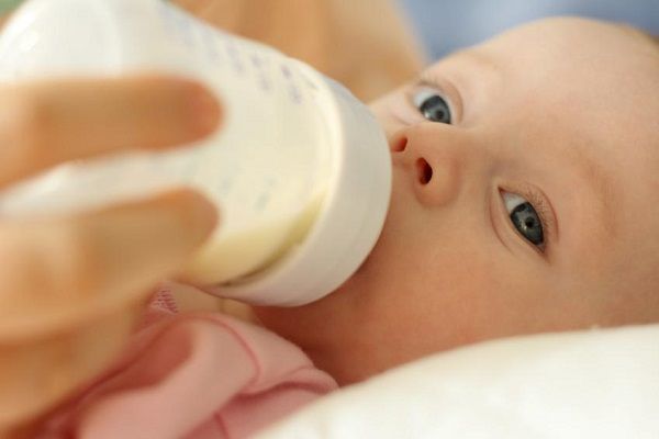 عوامل موثر بر روی مقدار و کیفیت شیر مادر