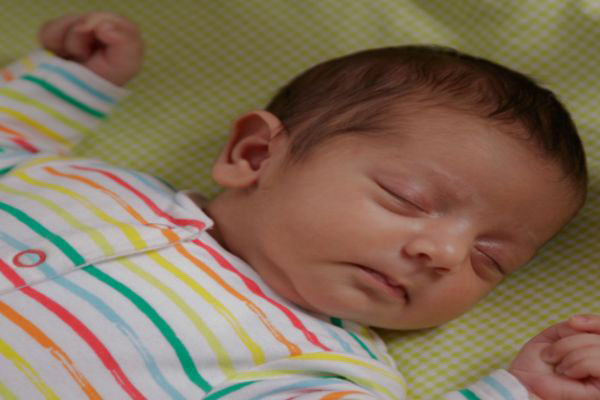 ایمنی خواب و تشک نوزاد