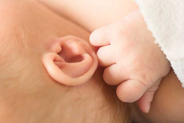 شنوایی سنجی نوزاد چه زمانی انجام می‌شود؟