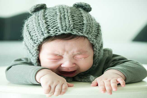 گریه شدید نوزادان به دلیل دندان‌درآوردن