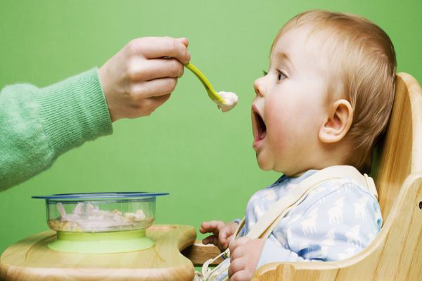 اصول غذا دادن به کودک 9 ماهه 
