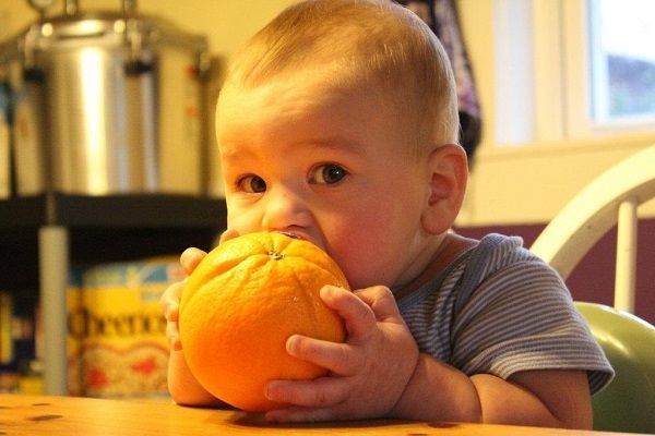 آب پرتقال برای کودک یک ساله