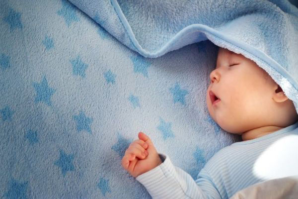 خواب نوزاد چگونه است؟