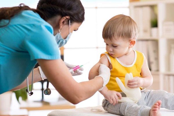 آیا همه کودکان باید هر سال واکسن آنفولانزا دریافت کنند؟