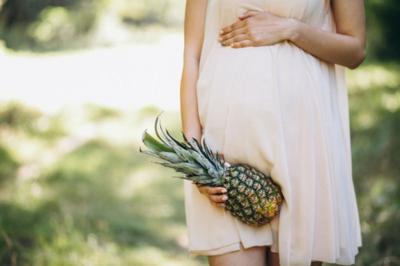 ایا خوردن آناناس در بارداری مضر است