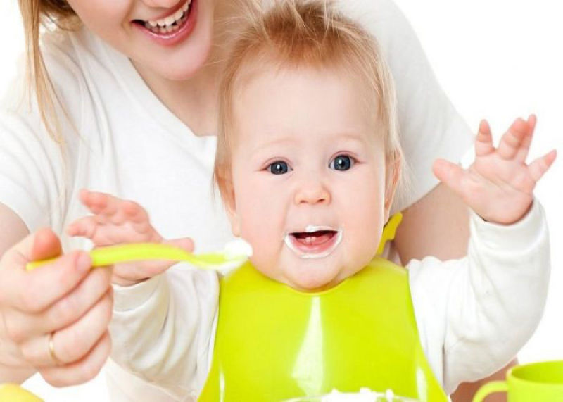 تا چه زمانی به نوزاد غذای میکس شده بدهیم؟