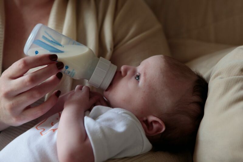 روش صحیح از شیر خشک گرفتن کودک