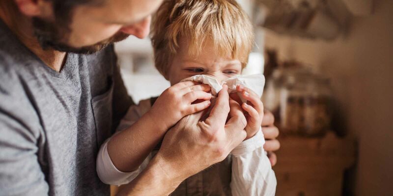 علت سرفه و گلودرد در کودکان