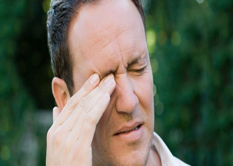 علت پریدن پلک چشم چیست؟