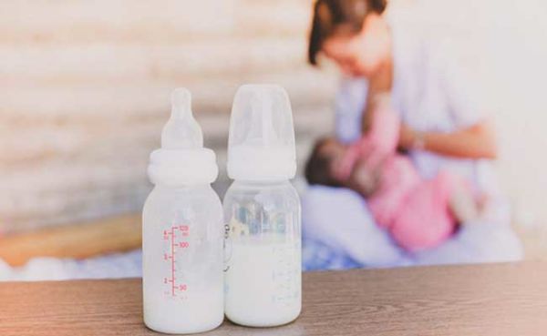 عوارض و فواید مصرف همزمان شیرمادر و شیرخشک