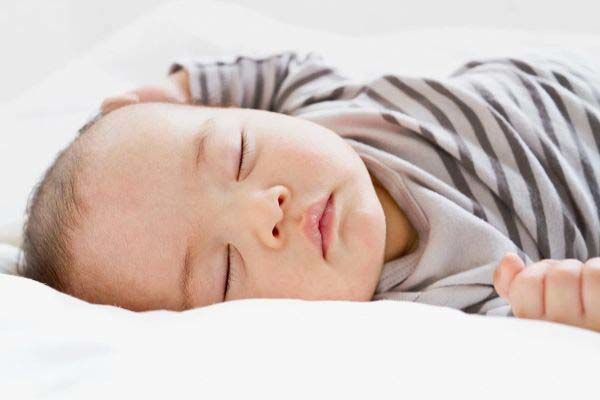 دمای مناسب اتاق خواب نوزاد