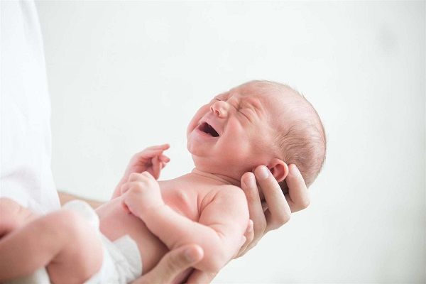قولنج نوزادی یا کولیک در نوزادان