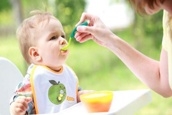 طریقه غذا دادن به کودک 6 ماهه
