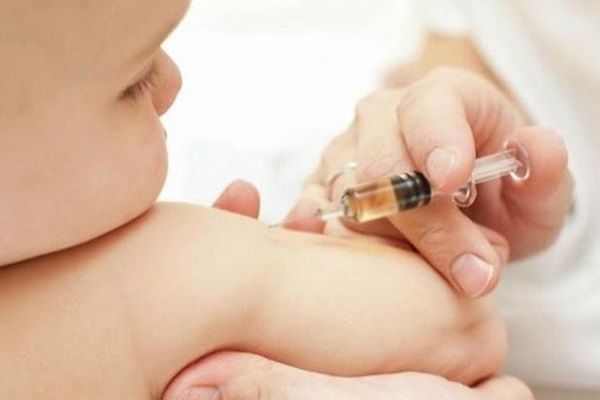عرق سرد نوزاد بعد از واکسن