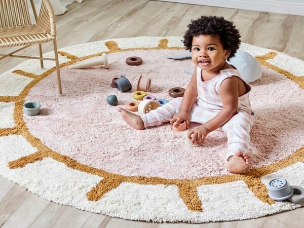 چه الیافی مناسب فرش کودک است؟