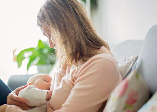 فواید شیر مادر برای نوزاد نارس