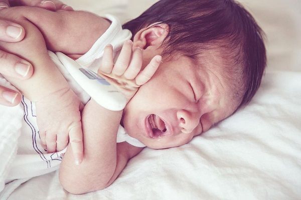 دمای پایین بدن نوزاد نشانه چیست؟