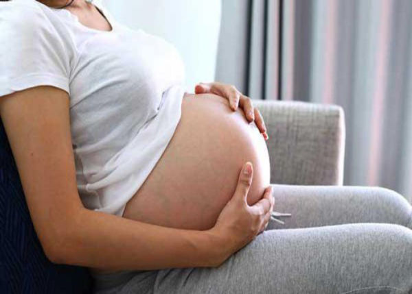 چرا بعضی روزها حرکات جنین کم می شود؟