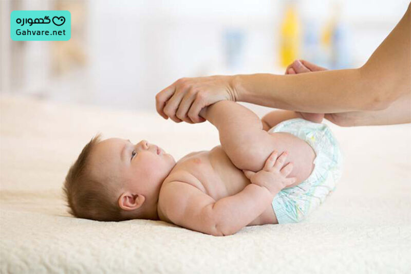 نفخ شکم نوزاد پنج ماهه