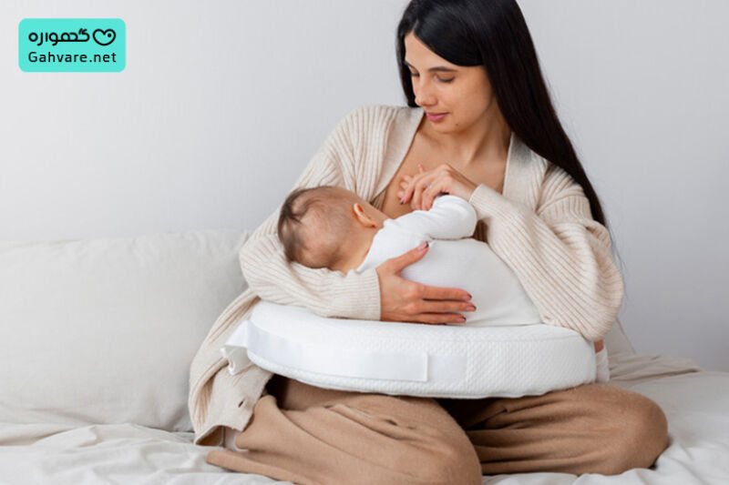 عکس طریقه شیر دادن به نوزاد