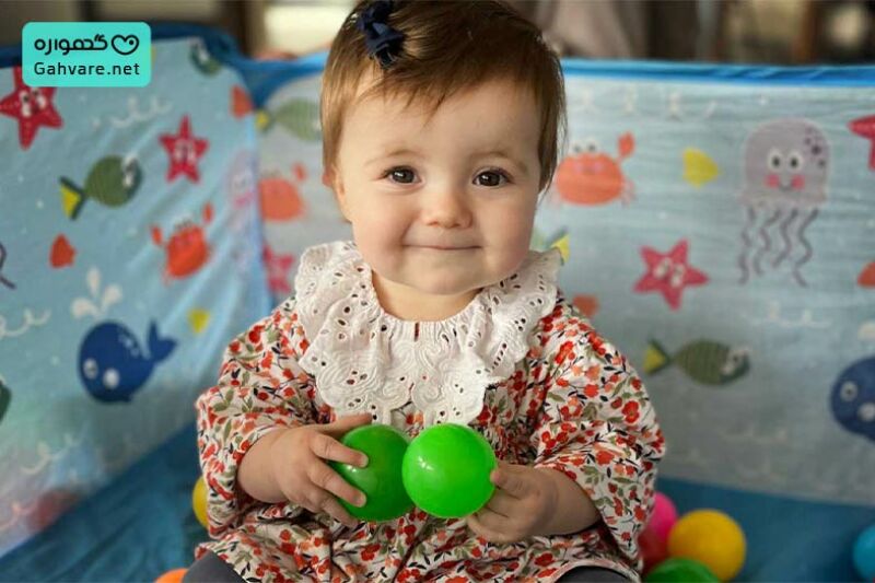بازی با نوزاد نه ماهه