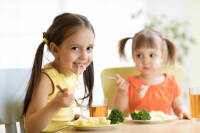 غذاهای ممنوع برای کودکان زیر دو سال